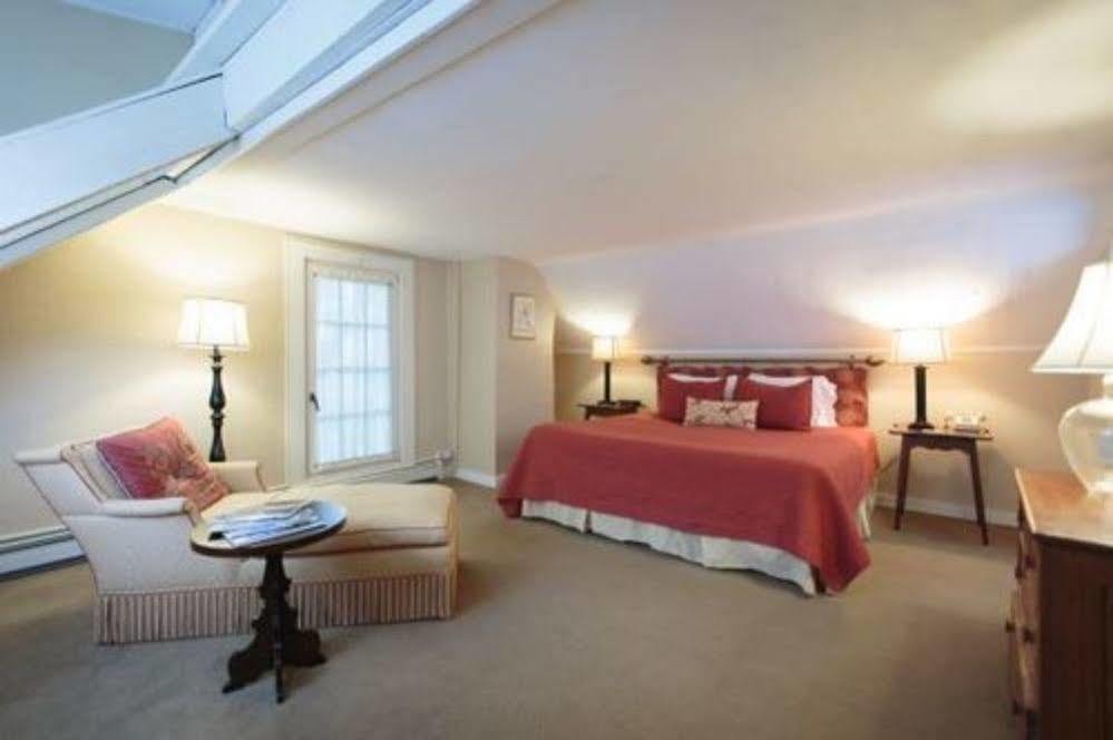 Onesixtyfive, The Inn On Park Row 布伦瑞克 外观 照片
